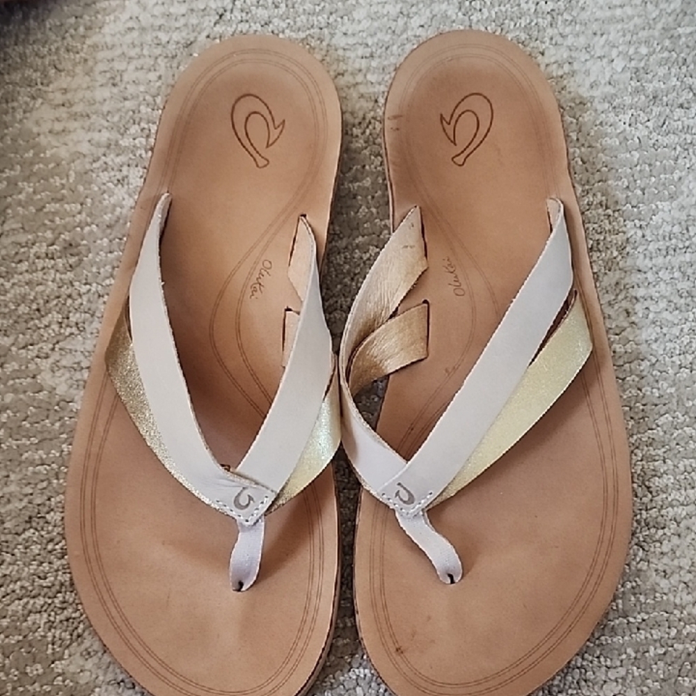 Olukai Kaekae Gold and Cream Sandals Flip Flops - Picture 4 of 6